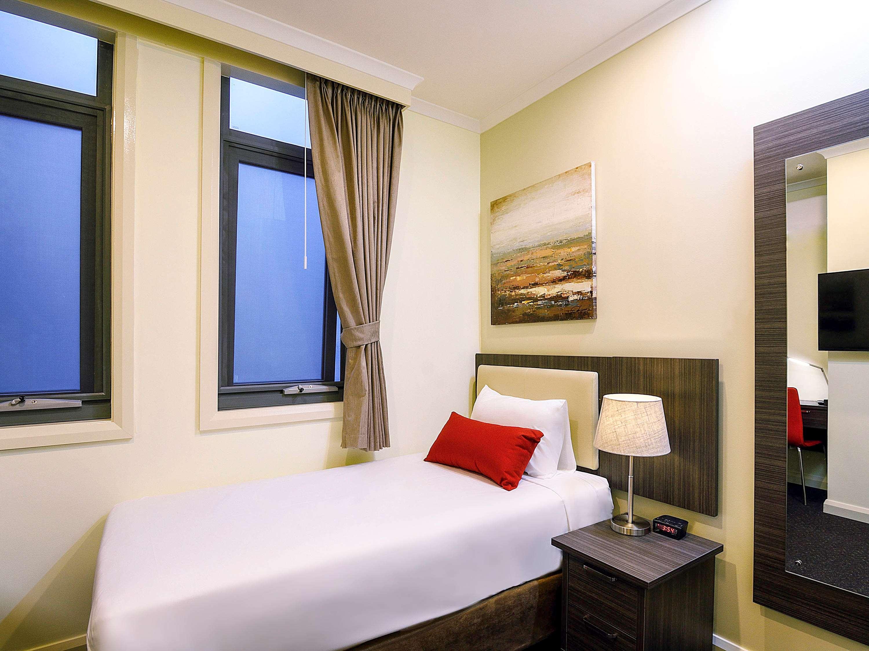 Ibis Styles Kingsgate Hotel Мелбърн Екстериор снимка
