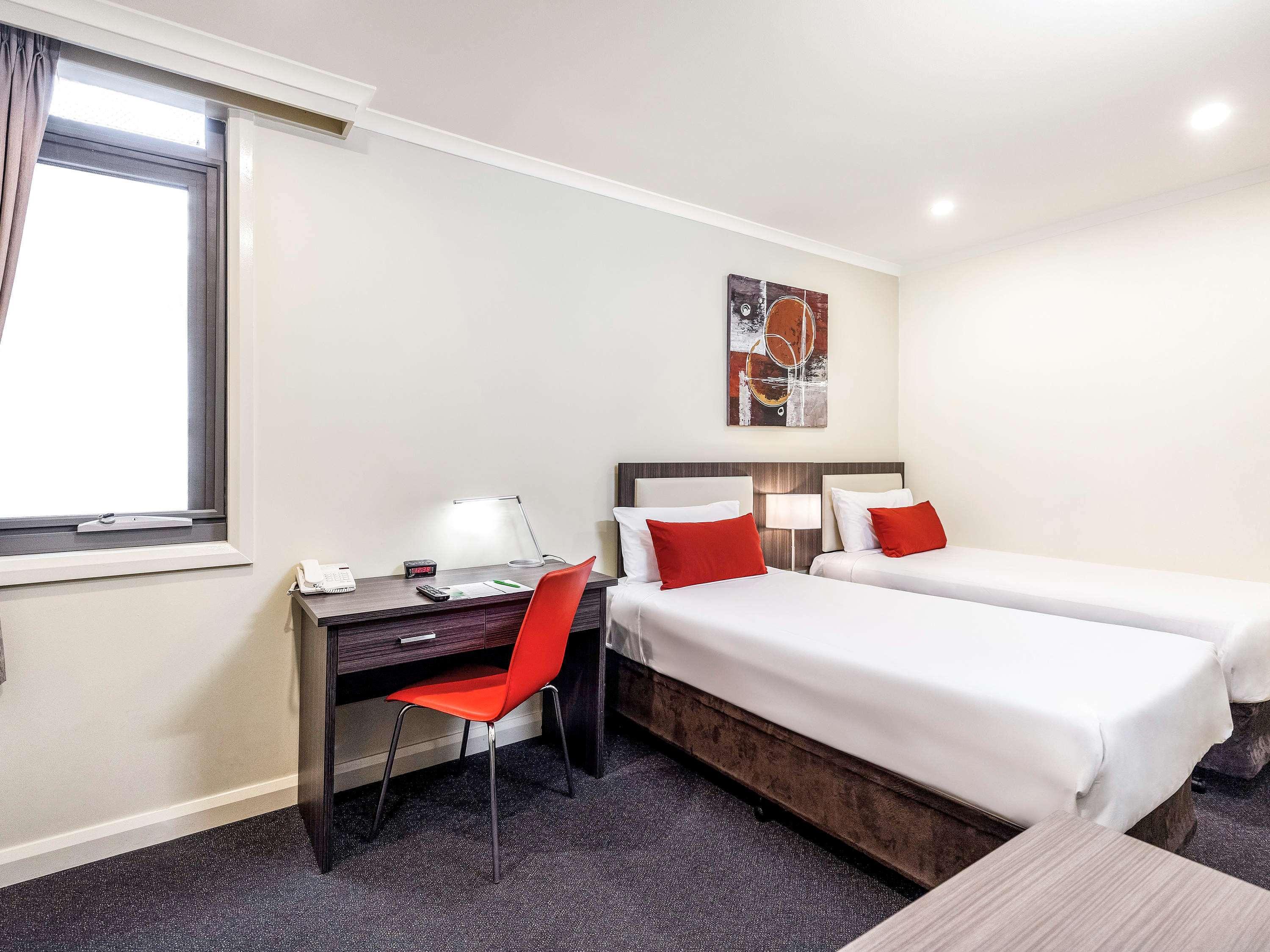 Ibis Styles Kingsgate Hotel Мелбърн Екстериор снимка