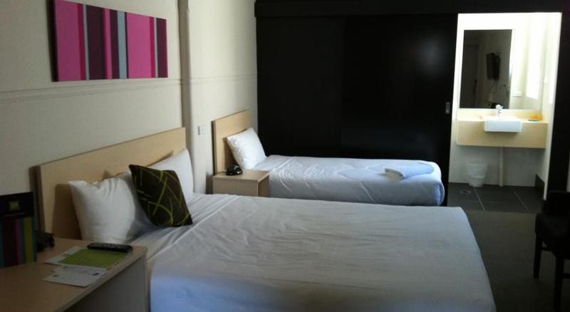 Ibis Styles Kingsgate Hotel Мелбърн Екстериор снимка